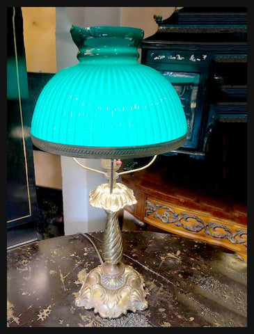 II.2014 LÁMPARA CON PANTALLA VERDE