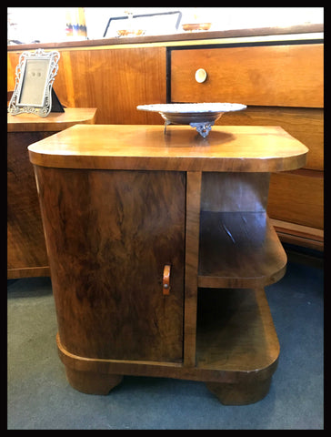 I.1759 PAR DE VELADORES SÓNICOS