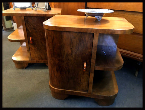 I.1759 PAR DE VELADORES SÓNICOS