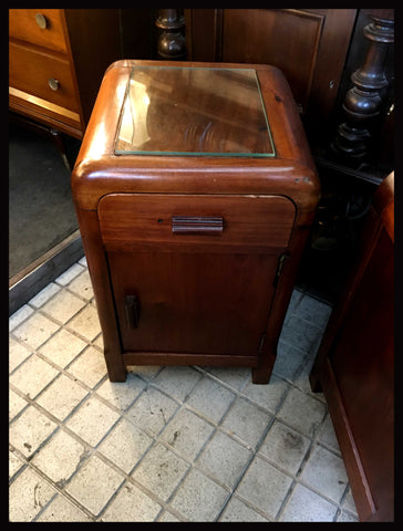 I.1760 PAR DE VELADORES CUBIERTA DE VIDRIO