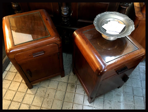 I.1760 PAR DE VELADORES CUBIERTA DE VIDRIO