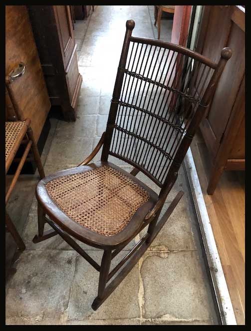 I.1155 MECEDORA DE NIÑO