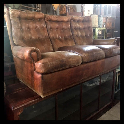 I.705 SOFÁ DE CUERO