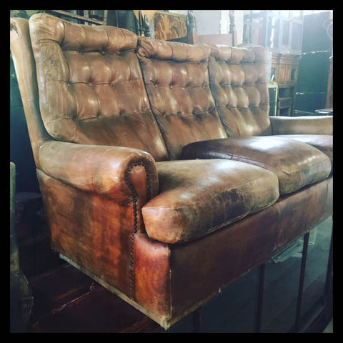 I.705 SOFÁ DE CUERO