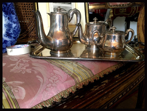 II.2275 JUEGO DE TÉ DE PLAQUÉ ITALIANO