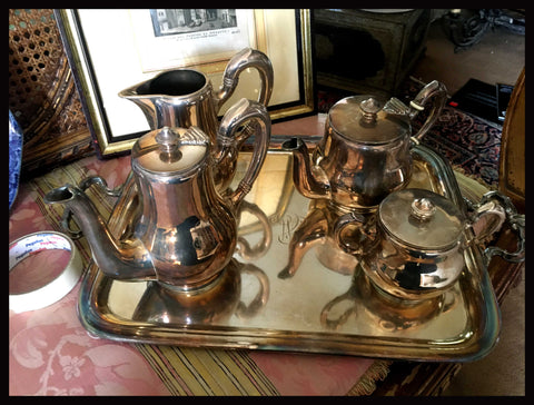 II.2275 JUEGO DE TÉ DE PLAQUÉ ITALIANO