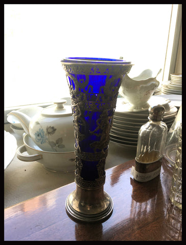 II.2277 FLORERO AZUL CON PLATA