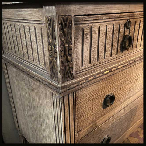 I.1159 CÓMODA Y DOS VELADORES