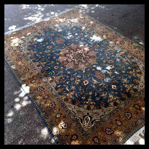 II.1138 ALFOMBRA CELESTE Y NARANJA