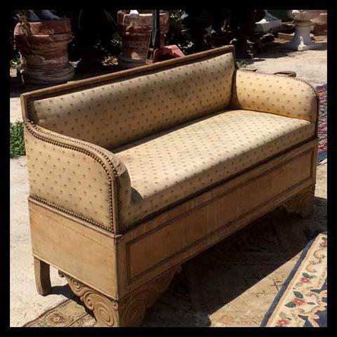 I.716 SOFÁ TELA Y MADERA