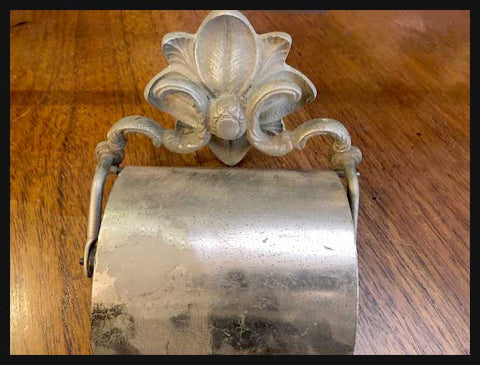 II.2021 JUEGO DE BAÑO DE BRONCE