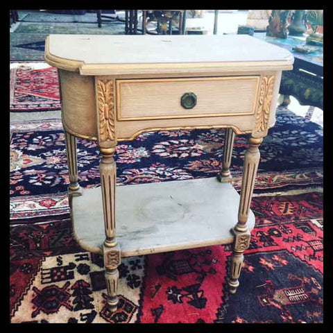 I.726 VELADORES DE PÁTINA GRIS Y DORADO