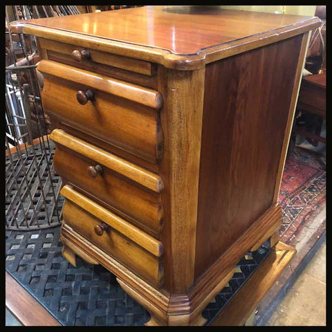 I.1174 VELADOR CURVO