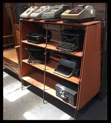 I.1005 MUEBLE NARANJA