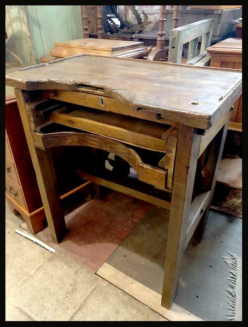 I.1175 MESÓN DE JOYERO CURVO