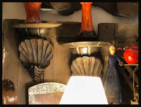 II.1746 REPISAS DE MADERA TALLADA