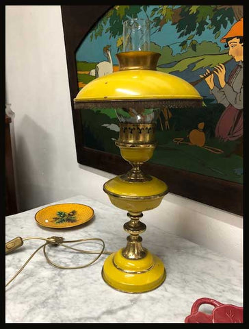 II.1745 LÁMPARA DE LATÓN AMARILLA