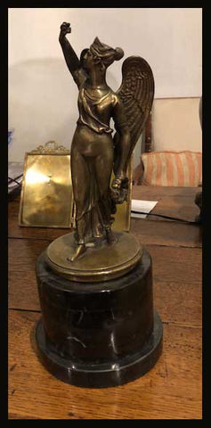 II.1743 ESCULTURA DE BRONCE DE NIKE