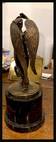 II.1743 ESCULTURA DE BRONCE DE NIKE