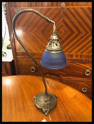 II.1735 LÁMPARA DE MESA DE BRONCE