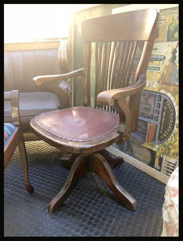 I.1183 SILLA GIRATORIA CON CUERO