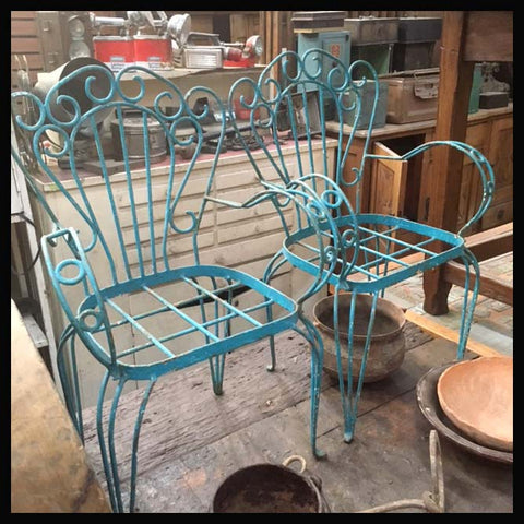 I.790 PAR DE SILLAS DE FIERRO FORJADO PARA NIÑO