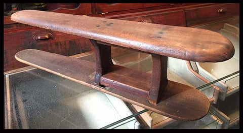 II.1499 TABLA DE PLANCHAR CORBATAS