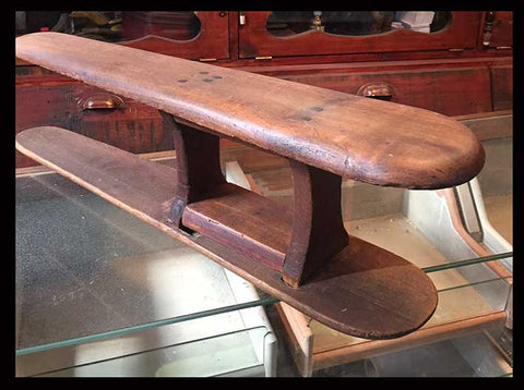 II.1499 TABLA DE PLANCHAR CORBATAS