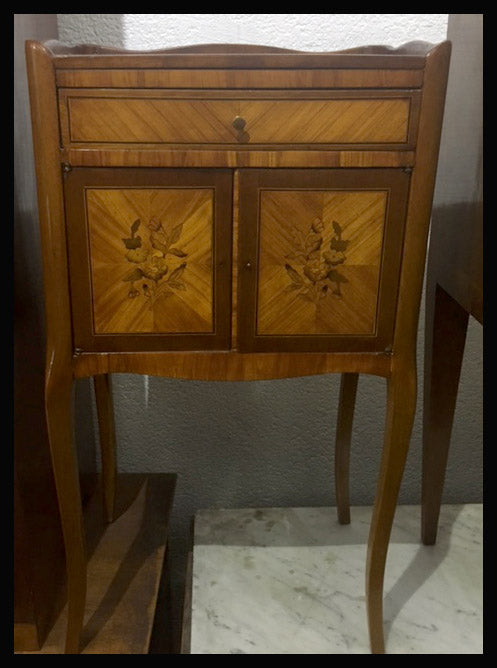 I.373 VELADOR FRANCÉS CON MARQUETERÍA