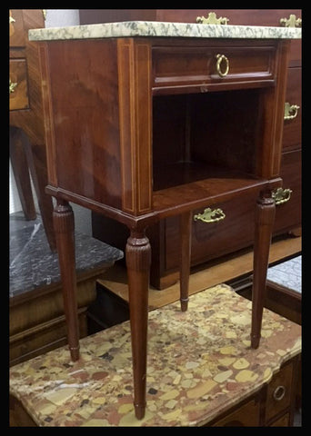 I.784 VELADOR INGLÉS CON MÁRMOL