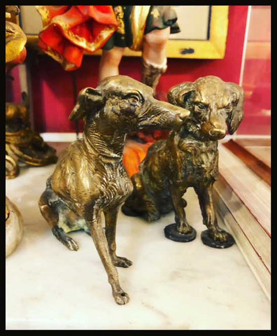 II.1756 PERROS DE BRONCE
