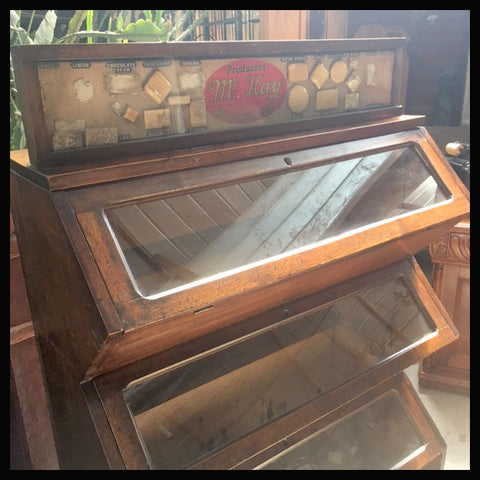 I.762 MUEBLE GALLETERA MCKAY