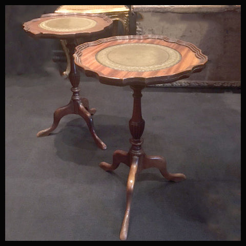 I.789 PAR DE MESITAS AUXILIARES