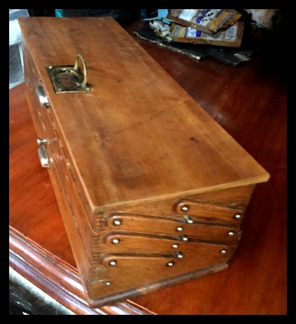 II.315 COSTURERO DE VARIOS PISOS