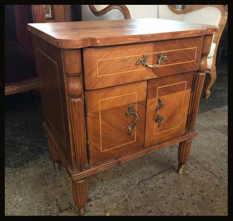 I.1191 VELADOR CON MARQUETERÍA