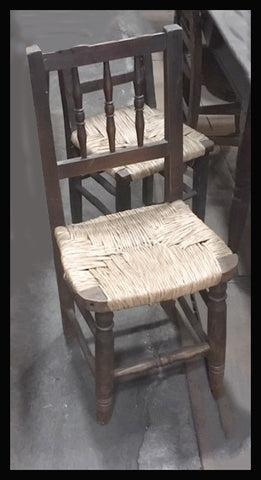 I.797 SILLAS RÚSTICAS DE MADERA Y PAJA