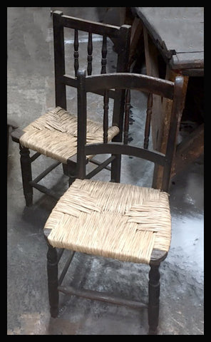 I.797 SILLAS RÚSTICAS DE MADERA Y PAJA