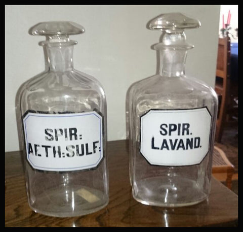 II.1197 BOTELLAS DE BOTICA