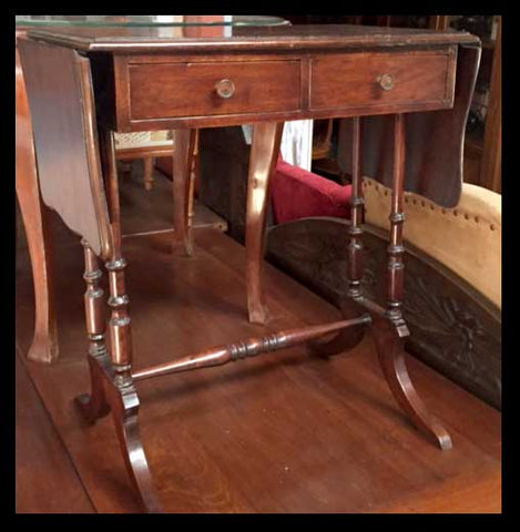 I.209 MESITA CON ALAS