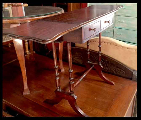 I.209 MESITA CON ALAS