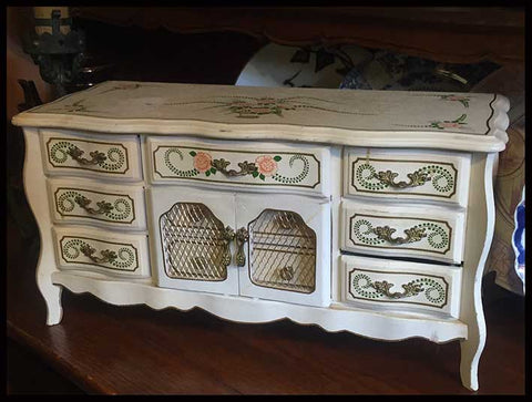 II.1532 PEQUEÑO JOYERO MUSICAL