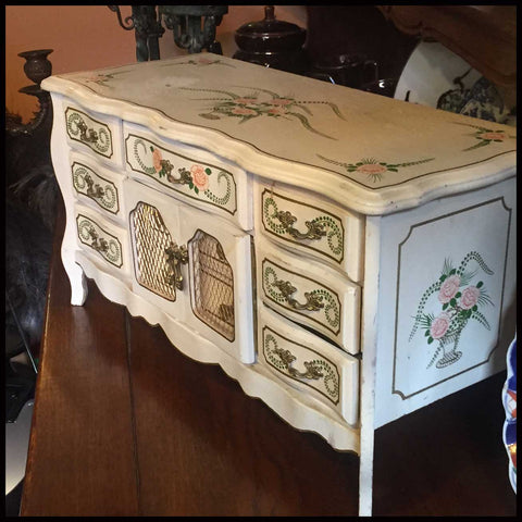 II.1532 PEQUEÑO JOYERO MUSICAL