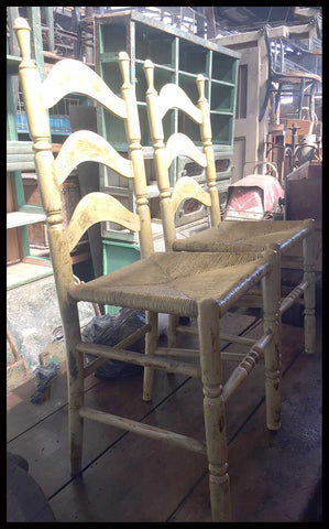 I.1012 PAR DE SILLAS AMARILLAS