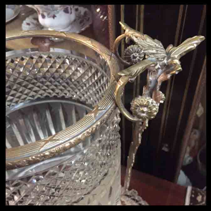 II.347 HIELERA CRISTAL Y BRONCE