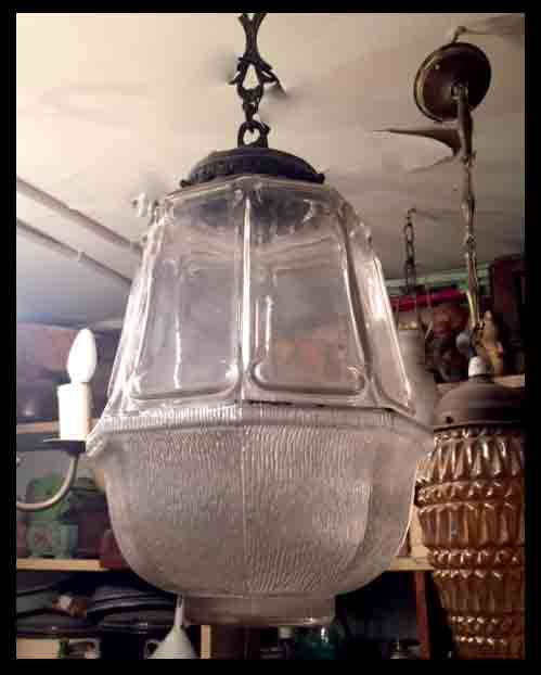 II.349 LÁMPARA VIDRIO ESTRIADO