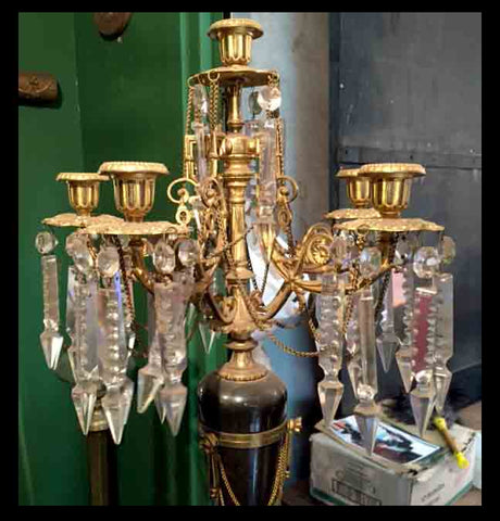 II.357 CANDELABROS DE MÁRMOL Y BRONCE