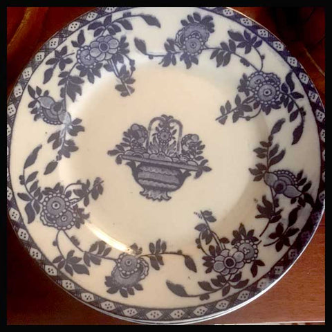 II.1210. 6 PLATOS DE POSTRE AZUL Y BLANCO