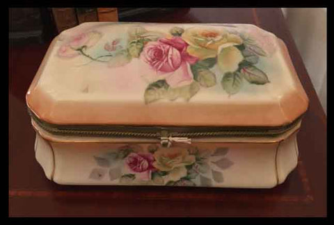 II.363 JOYERO DE PORCELANA