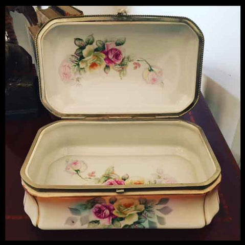 II.363 JOYERO DE PORCELANA