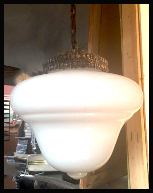 II.1191 LÁMPARA COLGANTE DE OPALINA